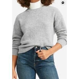 Everlane The Teddy Crew Neck Boucle Sweater Gray size M Neutral Minimalist cozy